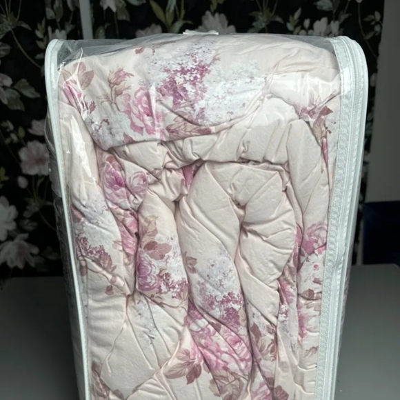 New Simply Shabby Chic Rachel Ashwell King Comforter Set - Picture 5 of 12